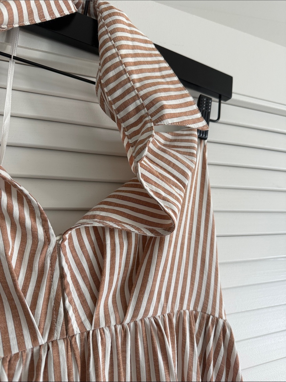 Aakaa White Tan Stripe Backless Halter Maxi Dress S - Picture 3 of 7